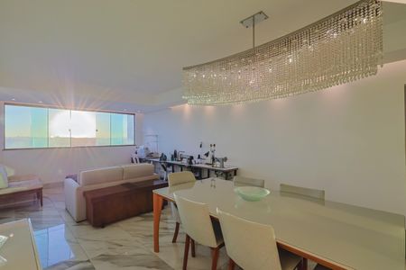 Apartamento à venda com 300m², 4 quartos e 4 vagas Apartamento à venda com 300m², 4 quartos e 4 vagasSala 1