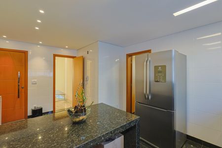 Apartamento à venda com 300m², 4 quartos e 4 vagas Apartamento à venda com 300m², 4 quartos e 4 vagasCozinha