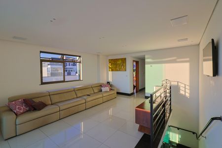 Apartamento à venda com 300m², 4 quartos e 4 vagas Apartamento à venda com 300m², 4 quartos e 4 vagasSala 2