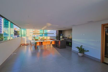 Apartamento à venda com 300m², 4 quartos e 4 vagas Apartamento à venda com 300m², 4 quartos e 4 vagasCobertura