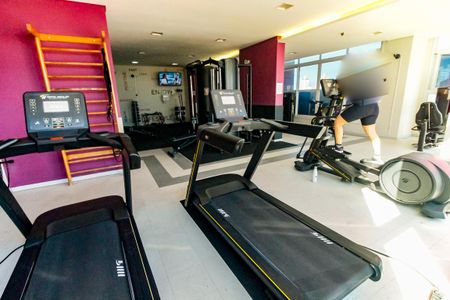 Apartamento para alugar com 66m², 2 quartos e 2 vagasÁrea comum - Academia