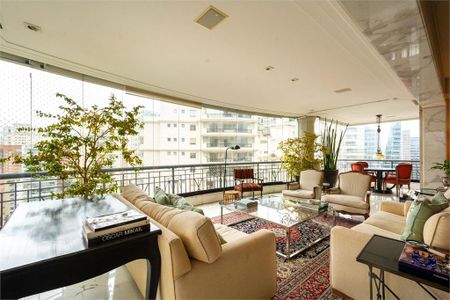 Apartamento à venda com 3 quartos, 333m² em Vila Nova Conceição, São Paulo