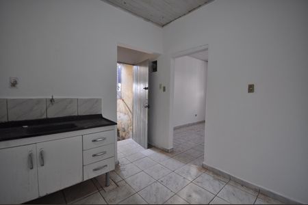 Cozinha de casa para alugar com 1 quarto, 45m² em Vila Maria Alta, São Paulo