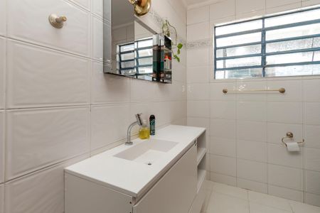 Casa à venda com 180m², 3 quartos e 2 vagasBanheiro