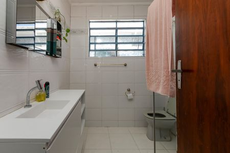 Casa à venda com 180m², 3 quartos e 2 vagasBanheiro