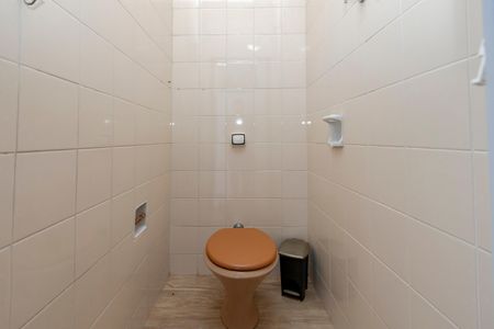 Casa à venda com 180m², 3 quartos e 2 vagasBanheiro de Serviço