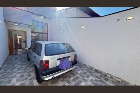 Casa à venda com 170m², 3 quartos e 2 vagas Casa à venda com 170m², 3 quartos e 2 vagasGaragem