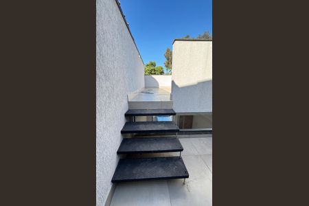 Casa à venda com 170m², 3 quartos e 2 vagas Casa à venda com 170m², 3 quartos e 2 vagasCobertura