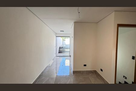 Casa à venda com 170m², 3 quartos e 2 vagas Casa à venda com 170m², 3 quartos e 2 vagasCobertura - Churrasqueira