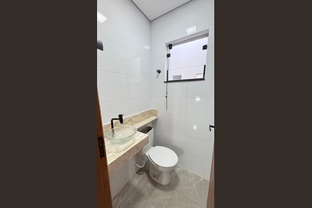 Casa à venda com 170m², 3 quartos e 2 vagas Casa à venda com 170m², 3 quartos e 2 vagasCobertura - Banheiro