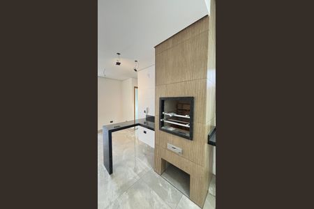 Casa à venda com 170m², 3 quartos e 2 vagas Casa à venda com 170m², 3 quartos e 2 vagasCobertura - Churrasqueira