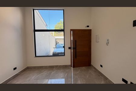 Casa à venda com 170m², 3 quartos e 2 vagas Casa à venda com 170m², 3 quartos e 2 vagasSala/Cozinha