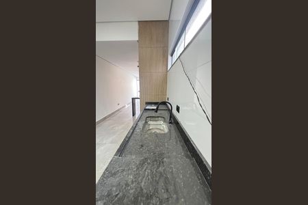 Casa à venda com 170m², 3 quartos e 2 vagas Casa à venda com 170m², 3 quartos e 2 vagasCobertura - Churrasqueira