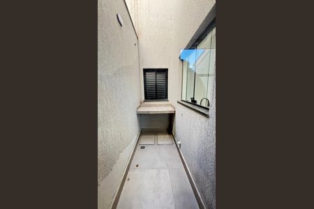 Casa à venda com 170m², 3 quartos e 2 vagas Casa à venda com 170m², 3 quartos e 2 vagasJardim de Inverno