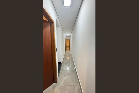 Casa à venda com 170m², 3 quartos e 2 vagas Casa à venda com 170m², 3 quartos e 2 vagasCorredor