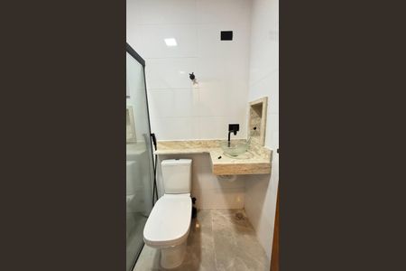 Casa à venda com 170m², 3 quartos e 2 vagas Casa à venda com 170m², 3 quartos e 2 vagasBanheiro da Suíte