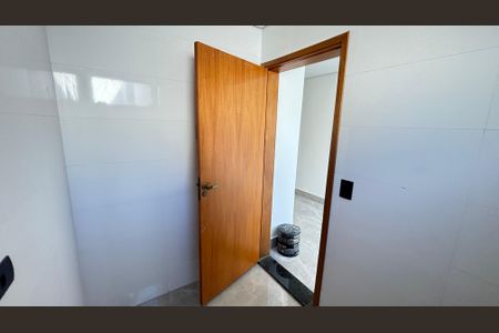 Casa à venda com 170m², 3 quartos e 2 vagas Casa à venda com 170m², 3 quartos e 2 vagasCobertura - Area de Serviço