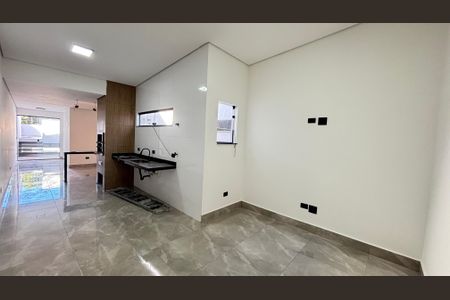 Casa à venda com 170m², 3 quartos e 2 vagas Casa à venda com 170m², 3 quartos e 2 vagasCobertura - Churrasqueira