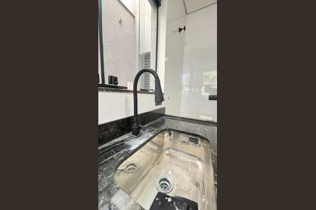 Casa à venda com 170m², 3 quartos e 2 vagas Casa à venda com 170m², 3 quartos e 2 vagasSala/Cozinha