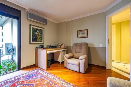 Apartamento à venda com 240m², 4 quartos e 3 vagasSala de TV