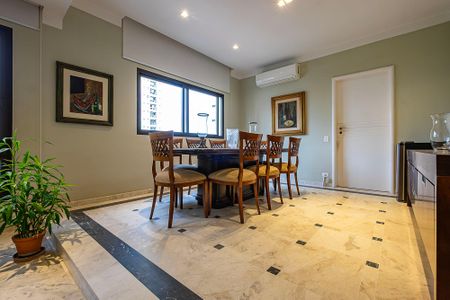 Apartamento à venda com 240m², 4 quartos e 3 vagasSala