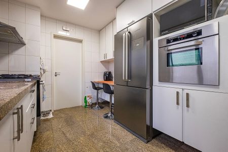 Apartamento à venda com 240m², 4 quartos e 3 vagasCozinha