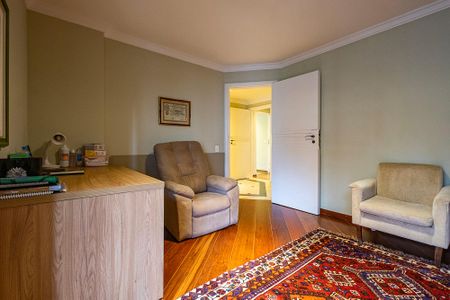 Apartamento à venda com 240m², 4 quartos e 3 vagasSala de TV