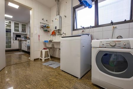 Apartamento à venda com 240m², 4 quartos e 3 vagasÁrea de Serviço