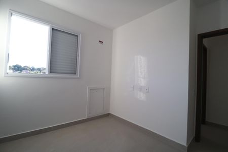 Quarto 2 de apartamento para alugar com 2 quartos, 52m² em Jaraguá, Uberlândia