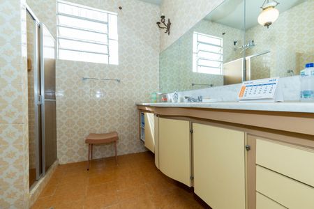 Casa à venda com 405m², 5 quartos e 4 vagasBanheiro Suíte