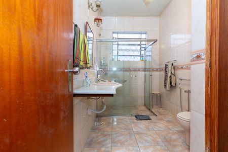 Casa à venda com 405m², 5 quartos e 4 vagasBanheiro 