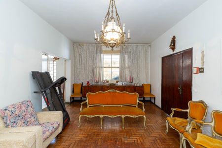 Casa à venda com 405m², 5 quartos e 4 vagasSala