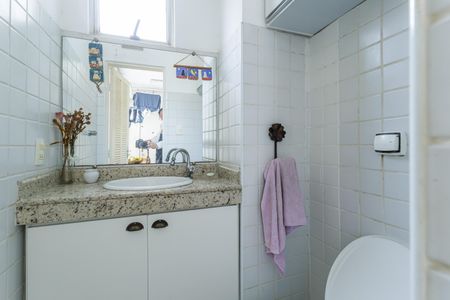 Apartamento à venda com 106m², 2 quartos e 1 vagaBanheiro de serviço