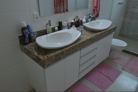 Casa de condomínio para alugar com 170m², 3 quartos e 1 vagaBanheiro da Suíte 2