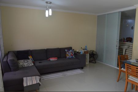 Casa de condomínio para alugar com 170m², 3 quartos e 1 vagaSala