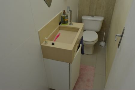 Casa de condomínio para alugar com 170m², 3 quartos e 1 vagaLavabo da Sala