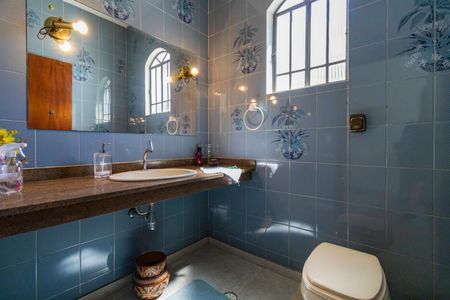 Casa à venda com 430m², 4 quartos e 6 vagas Casa à venda com 430m², 4 quartos e 6 vagasLavabo