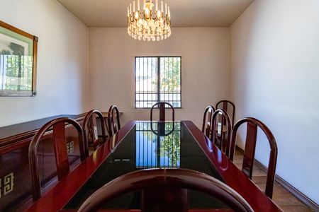 Casa à venda com 430m², 4 quartos e 6 vagas Casa à venda com 430m², 4 quartos e 6 vagasSala 2