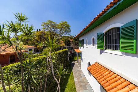 Casa à venda com 430m², 4 quartos e 6 vagas Casa à venda com 430m², 4 quartos e 6 vagasVista da Varanda da Suíte 2