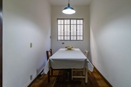 Casa à venda com 430m², 4 quartos e 6 vagas Casa à venda com 430m², 4 quartos e 6 vagasCopa