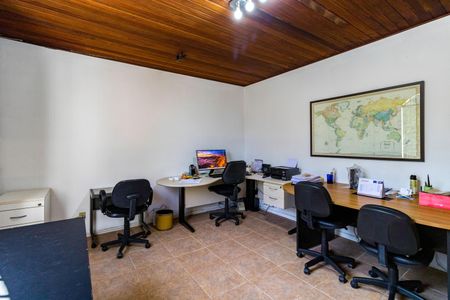Casa à venda com 430m², 4 quartos e 6 vagas Casa à venda com 430m², 4 quartos e 6 vagasEscritório