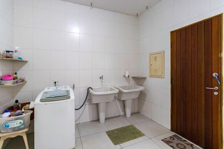 Casa à venda com 430m², 4 quartos e 6 vagas Casa à venda com 430m², 4 quartos e 6 vagasÁrea de Serviço