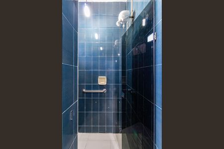 Casa à venda com 430m², 4 quartos e 6 vagas Casa à venda com 430m², 4 quartos e 6 vagasBanheiro da Suíte 2