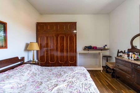 Casa à venda com 430m², 4 quartos e 6 vagas Casa à venda com 430m², 4 quartos e 6 vagasSuíte 1