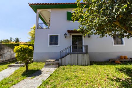 Casa à venda com 430m², 4 quartos e 6 vagas Casa à venda com 430m², 4 quartos e 6 vagasÁrea Externa