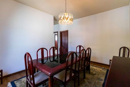 Casa à venda com 430m², 4 quartos e 6 vagas Casa à venda com 430m², 4 quartos e 6 vagasSala 2