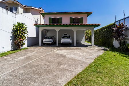 Casa à venda com 430m², 4 quartos e 6 vagas Casa à venda com 430m², 4 quartos e 6 vagasÁrea Externa