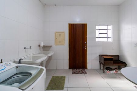 Casa à venda com 430m², 4 quartos e 6 vagas Casa à venda com 430m², 4 quartos e 6 vagasÁrea de Serviço