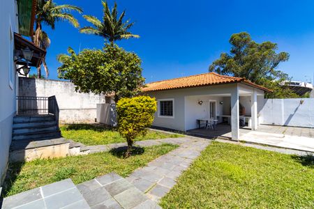 Casa à venda com 430m², 4 quartos e 6 vagas Casa à venda com 430m², 4 quartos e 6 vagasÁrea Externa