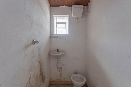 Banheiro de casa para alugar com 1 quarto, 38m² em Jardim Maria Estela, São Paulo